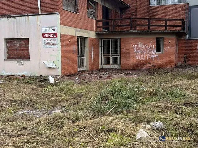 Terreno com 720m², à venda, no bairro Cinqüentenário em Caxias do Sul