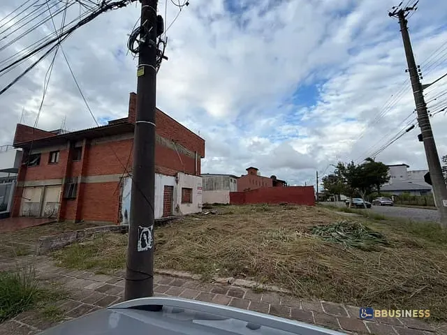 Terreno com 720m², à venda, no bairro Cinqüentenário em Caxias do Sul