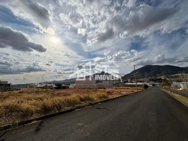 Terreno com 300m², à venda, no bairro Veredas da Serra em Andradas