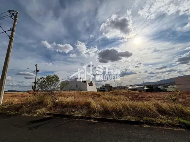 Terreno com 300m², à venda, no bairro Veredas da Serra em Andradas