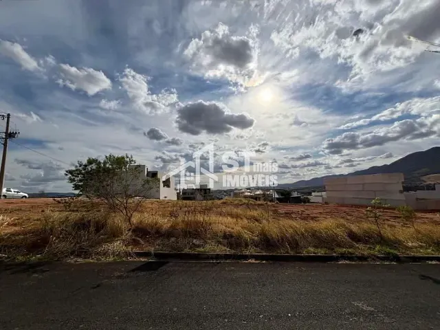 Terreno com 300m², à venda, no bairro Veredas da Serra em Andradas