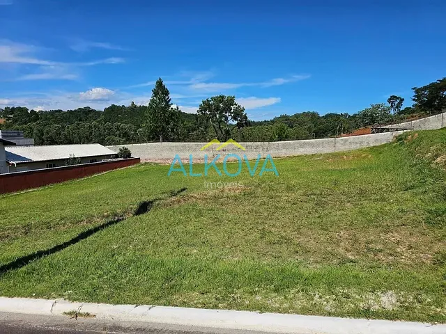 Terreno com 756m², à venda, no bairro Jardim Torrão de Ouro em São José dos Campos