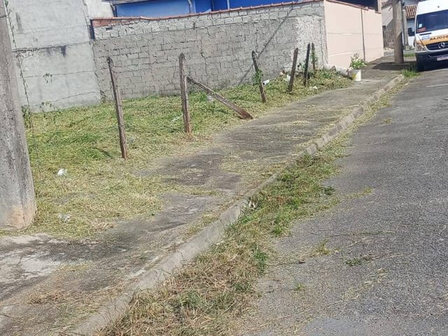 Terreno com 353m², à venda, no bairro Residencial Mombaça I em Pindamonhangaba