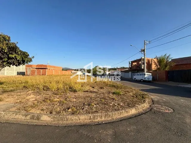 Terreno com 194m², à venda, no bairro Jardim Heloisa em Andradas