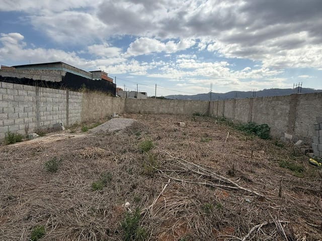 Terreno com 200m², à venda, no bairro Jatobás em Extrema