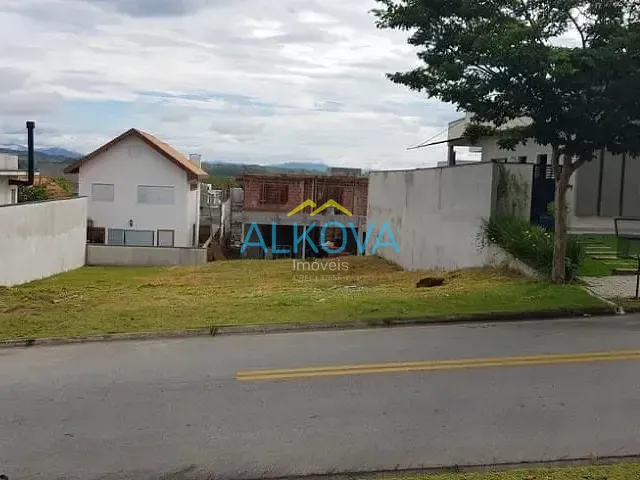 Terreno com 451m², à venda, no bairro Condomínio Residencial Monte Carlo em São José dos Campos