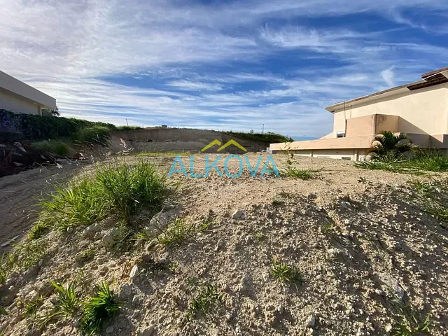 Terreno com 1049m², à venda, no bairro 	condomínio Parque Vale dos Lagos em Jacareí