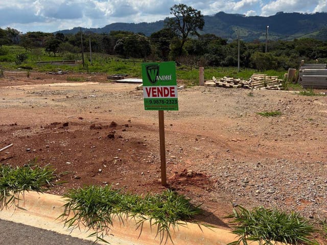 Terreno com 253m², à venda, no bairro Morada da Serra em Extrema