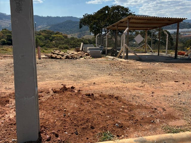 Terreno com 253m², à venda, no bairro Morada da Serra em Extrema