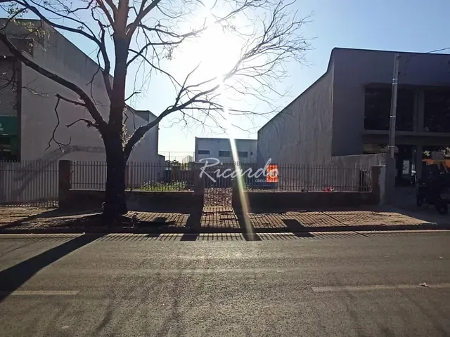 Terreno com 525m², à venda, no bairro Centro em Arapongas