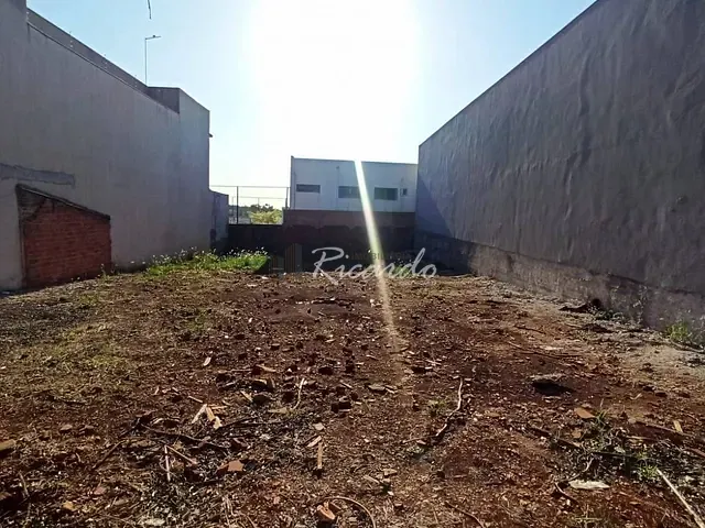Terreno com 525m², à venda, no bairro Centro em Arapongas