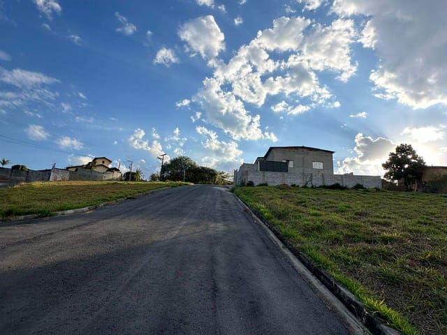 Terreno com 425m², à venda, no bairro Godoy em Extrema