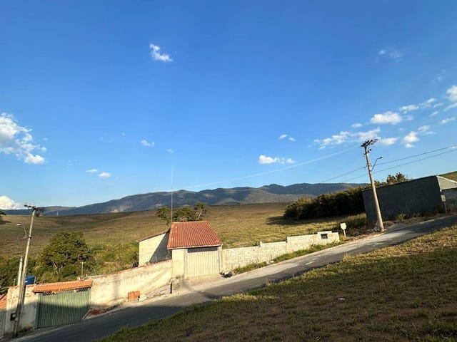 Terreno com 425m², à venda, no bairro Godoy em Extrema