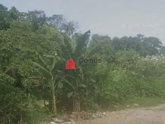 Terreno com 250m², à venda, no bairro Rio do Ouro em Caraguatatuba