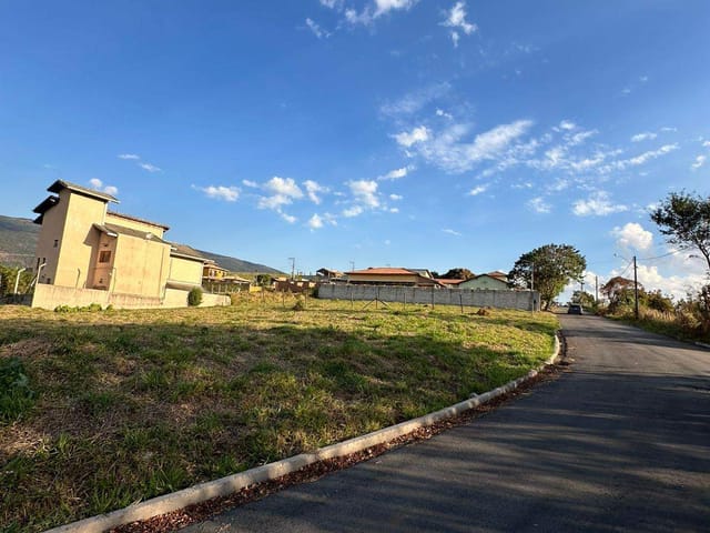 Terreno com 532m², à venda, no bairro Godoy em Extrema