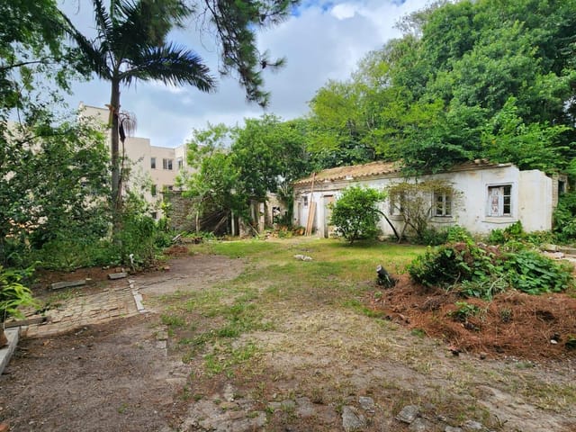 Terreno com 1316m², à venda, no bairro Centro em Pelotas