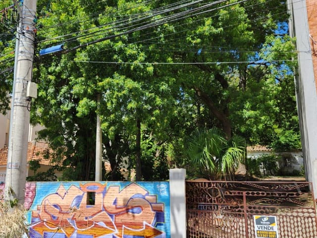 Terreno com 1316m², à venda, no bairro Centro em Pelotas