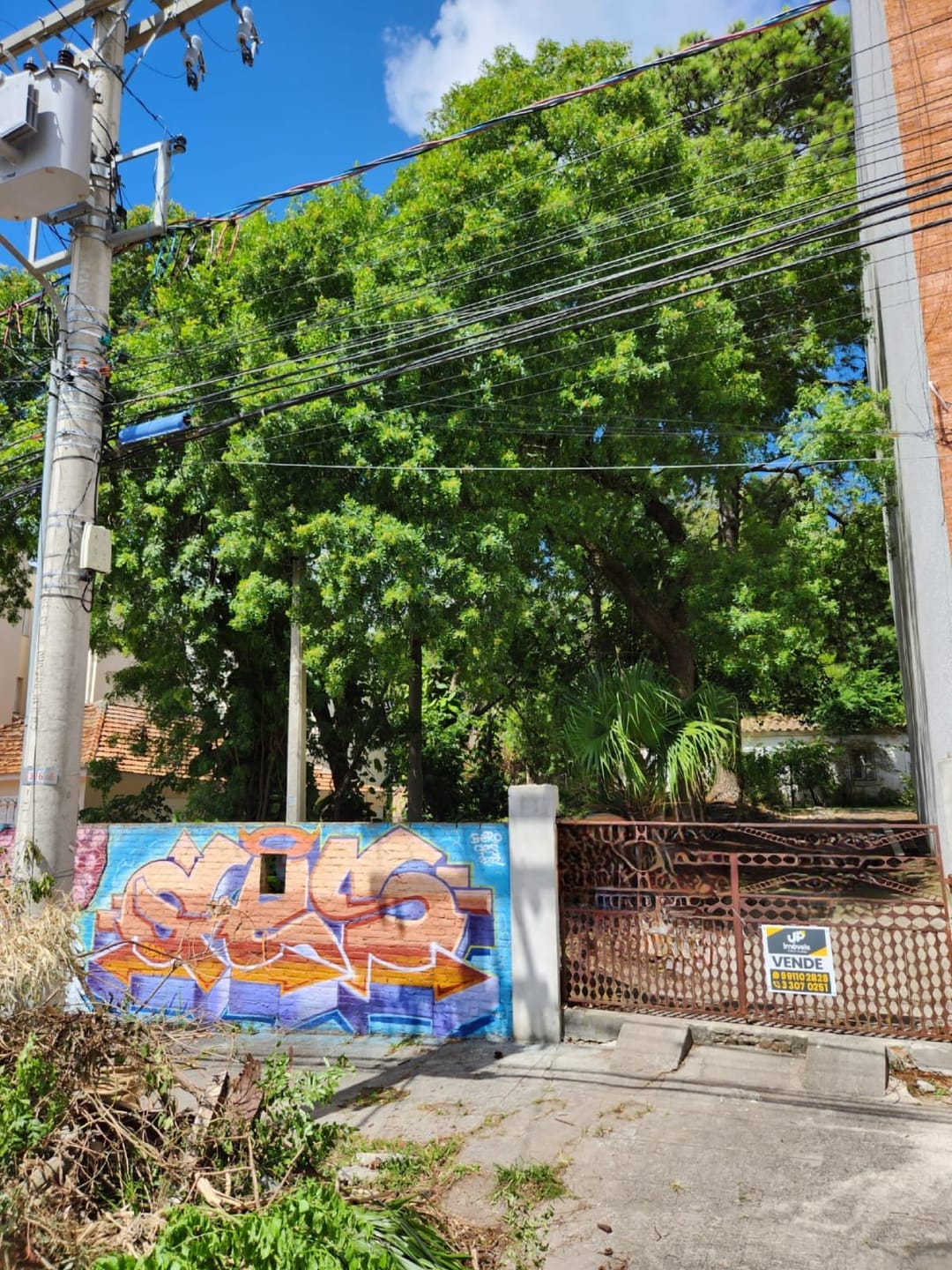Terreno em local único em Pelotas, com 1,316 m2 , ele fica no coração de Pelotas, ao 50 MT do Guanabara da Domingos de almeida.