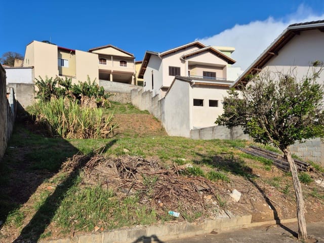 Terreno com 410m², à venda, no bairro CENTRO em Extrema