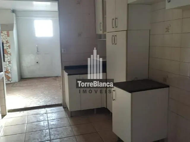 Casa com 429m² 3 quartos e 1 banheiro, à venda, no bairro Uvaranas em Ponta Grossa