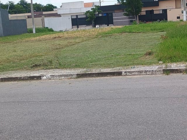 Terreno com 176m², à venda, no bairro Loteamento Santa Clara em Pindamonhangaba