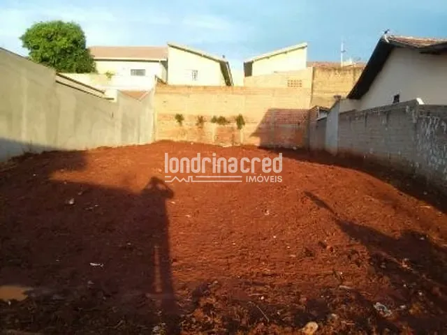 Terreno com 300m², à venda, no bairro Jardim Imperatriz em Cambé