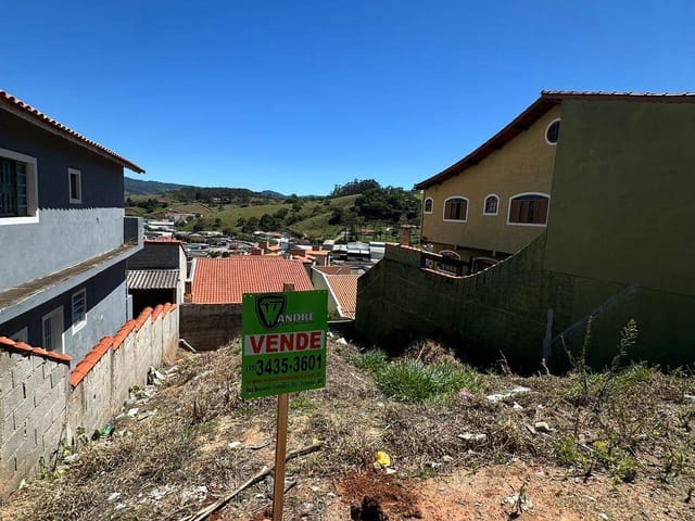 Terreno com 200m², à venda, no bairro Parque dos Passaros em Extrema