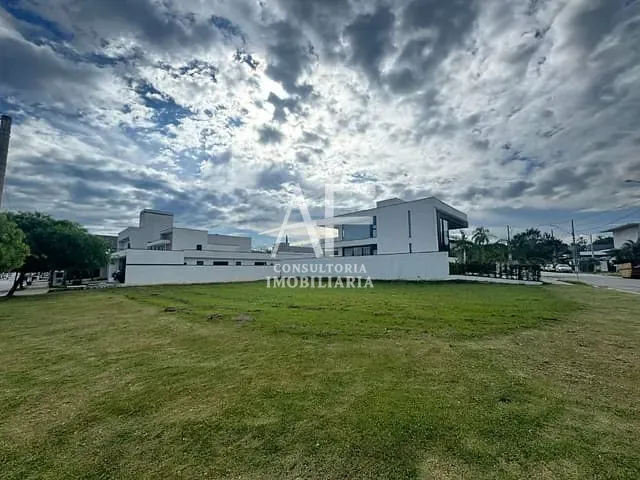 Terreno com 680m², à venda, no bairro Quirim em Taubaté