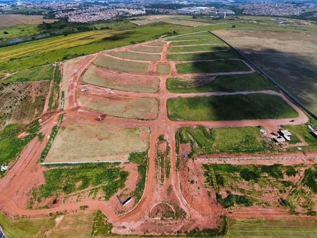 Terreno com 300m², à venda, no bairro Nossa Senhora Aparecida em Paulínia