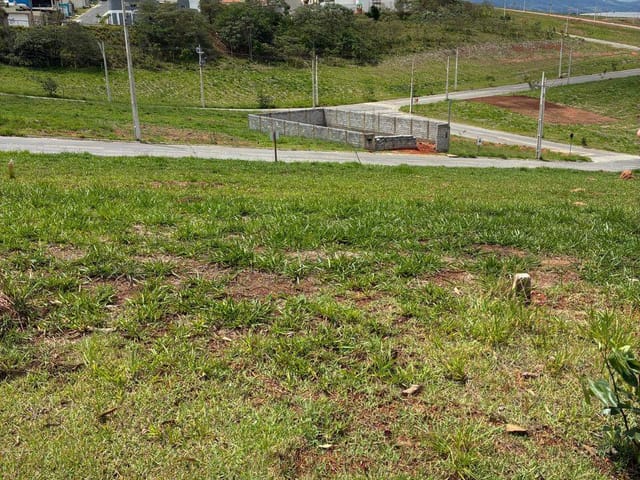 Terreno com 226m², à venda, no bairro Morada da Serra em Extrema