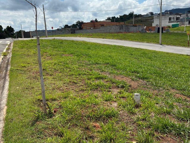 Terreno com 226m², à venda, no bairro Morada da Serra em Extrema