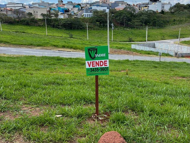 Terreno com 226m², à venda, no bairro Morada da Serra em Extrema