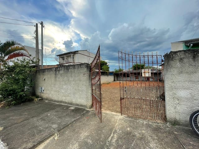 Terreno com 300m², à venda, no bairro Jardim Regina (Moreira César) em Pindamonhangaba