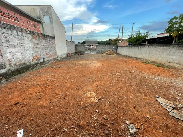 Terreno com 300m², à venda, no bairro Jardim Regina (Moreira César) em Pindamonhangaba