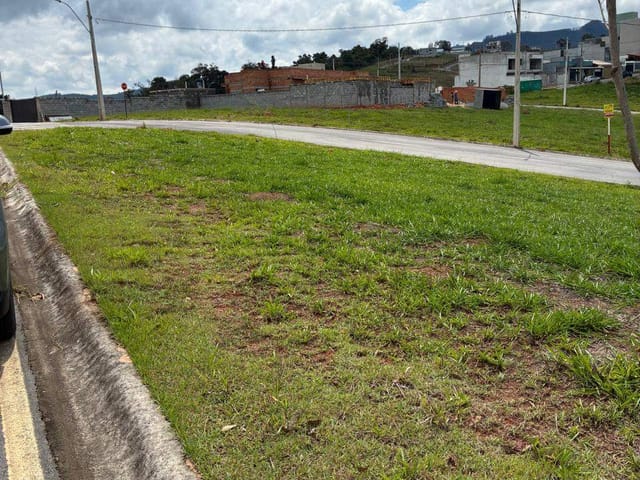 Terreno com 270m², à venda, no bairro Morada da Serra em Extrema