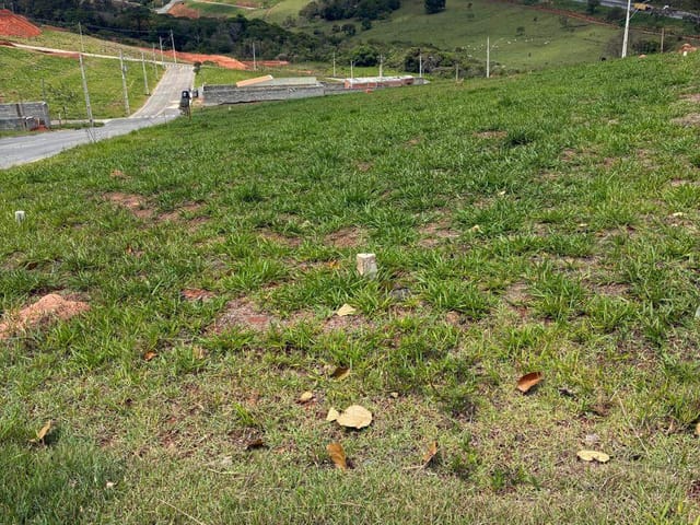 Terreno com 270m², à venda, no bairro Morada da Serra em Extrema