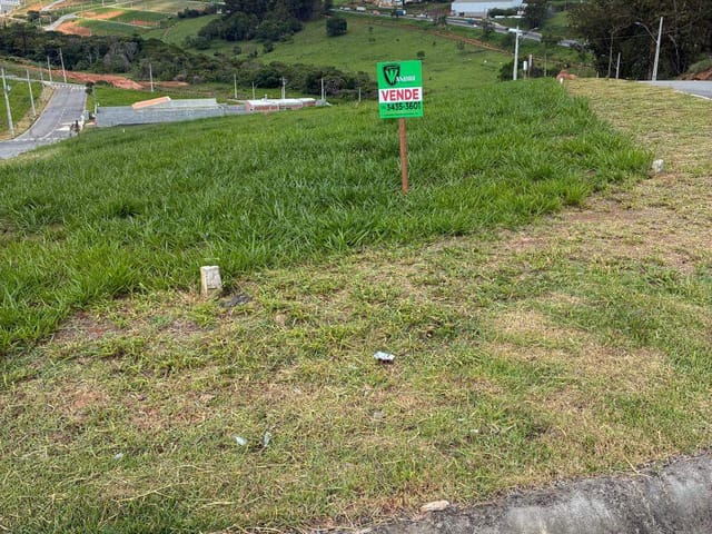Terreno com 270m², à venda, no bairro Morada da Serra em Extrema