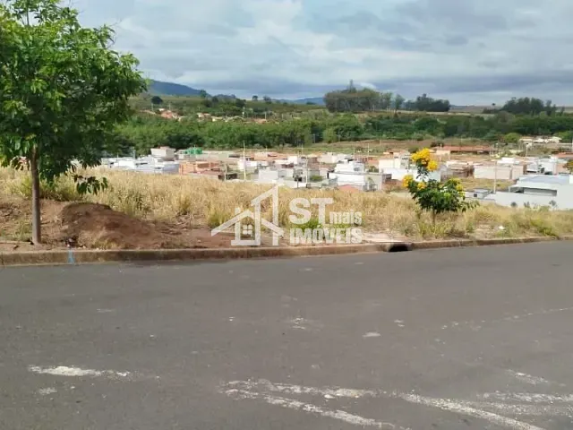 Terreno com 198m², à venda, no bairro Jardim Heloisa em Andradas