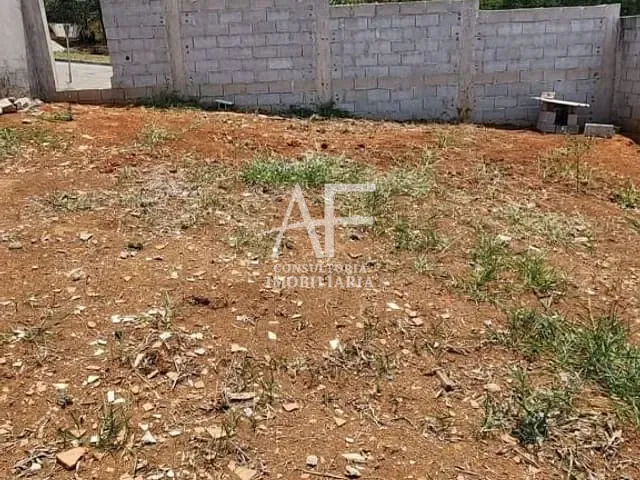 Terreno com 250m², à venda, no bairro Piracangaguá em Taubaté