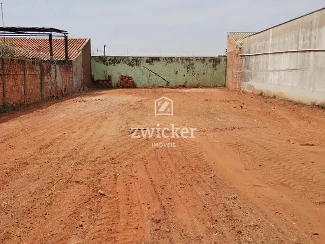 Terreno com 165m², à venda, no bairro Jardim Petrópolis em Bauru
