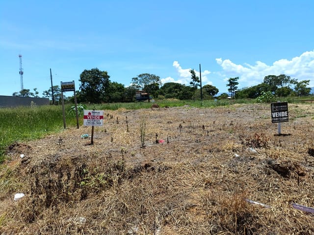 Terreno com 151m², à venda, no bairro Jardim Princesa em Pindamonhangaba