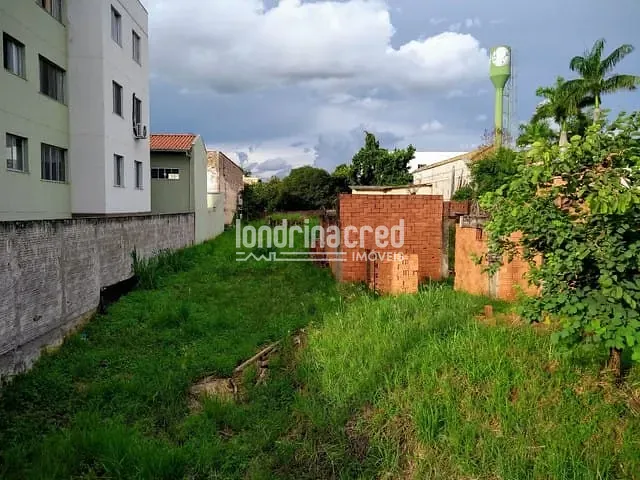 Terreno com 1200m², à venda, no bairro Centro em Jataizinho