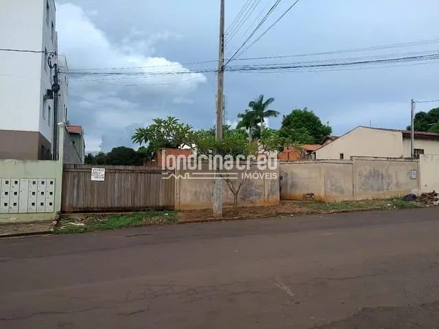 Terreno com 1200m², à venda, no bairro Centro em Jataizinho