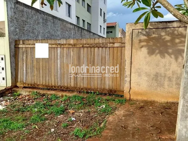 Terreno com 1200m², à venda, no bairro Centro em Jataizinho