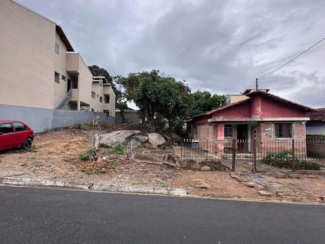 Terreno com 1050m², à venda, no bairro MORBIDELLI em Extrema