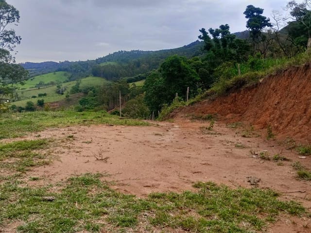 Terreno com 1500m², à venda, no bairro Godoy em Extrema