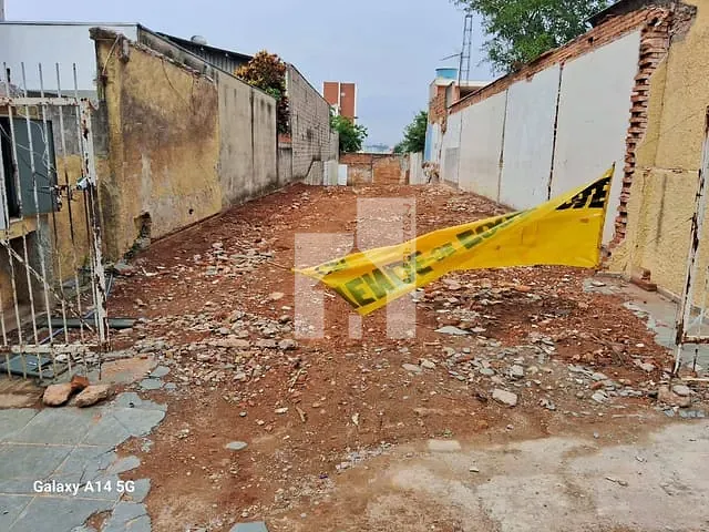 Terreno com 350m², à venda, no bairro Anhangabaú em Jundiaí