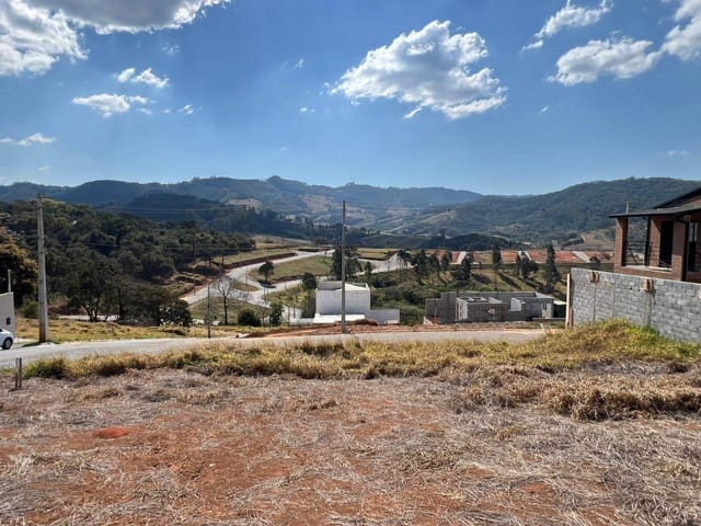Terreno com 202m², à venda, no bairro Loteamento Sierra em Extrema