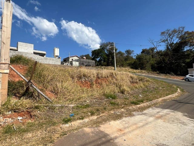 Terreno com 202m², à venda, no bairro Loteamento Sierra em Extrema