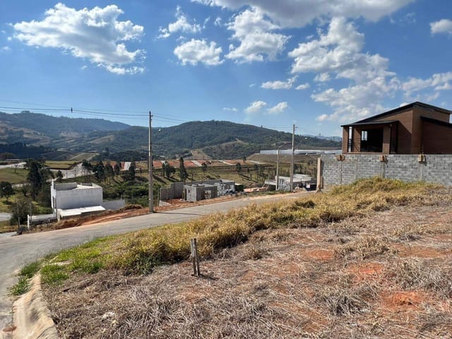 Terreno com 202m², à venda, no bairro Loteamento Sierra em Extrema